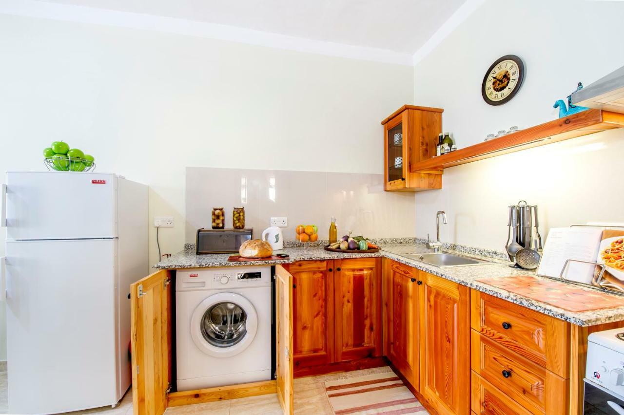 Aloha Apartments Marsalforn Ngoại thất bức ảnh